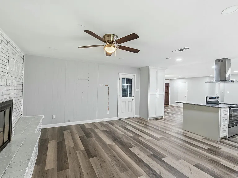 1508 Grantland Cir — Photo 7