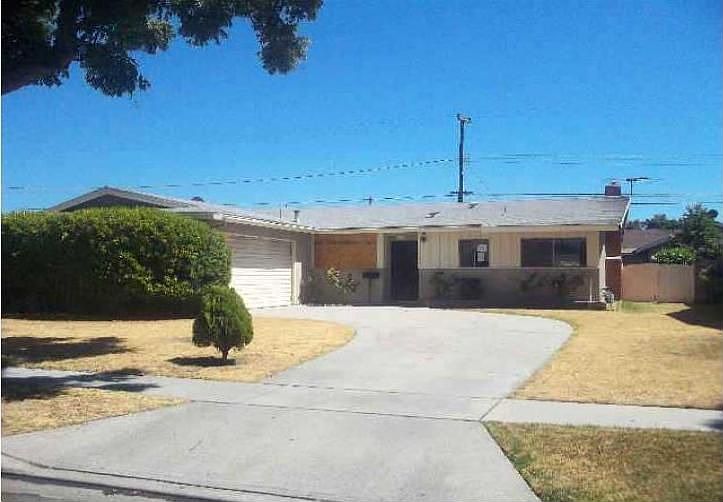 1st image of 1724 E Rosewood Ave