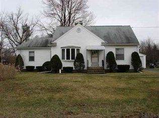 5 Renshaw Rd, Wynantskill, NY 12198