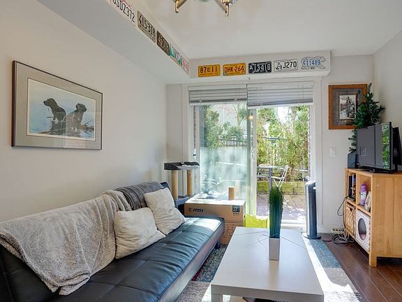 5th image of 13883 Laurel Dr #108