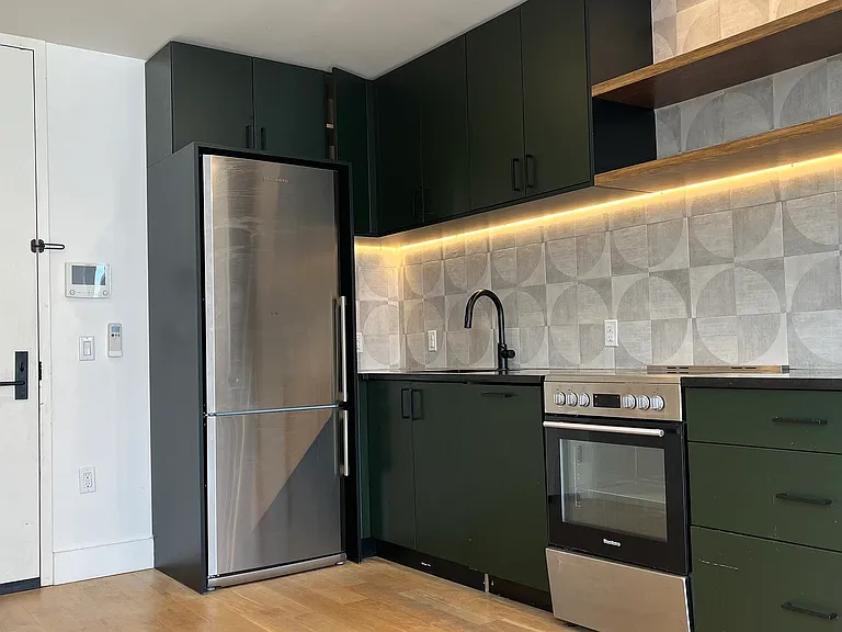 1052 Greene Ave #6B — Photo 17