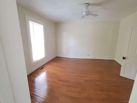 5th image of 632 Alexander St