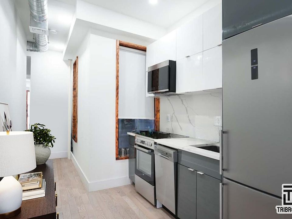 2nd image of 171 Montrose Ave #1F