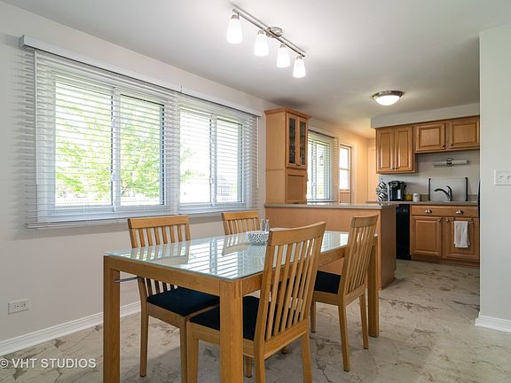 4th image of 1717 Crandon Ln