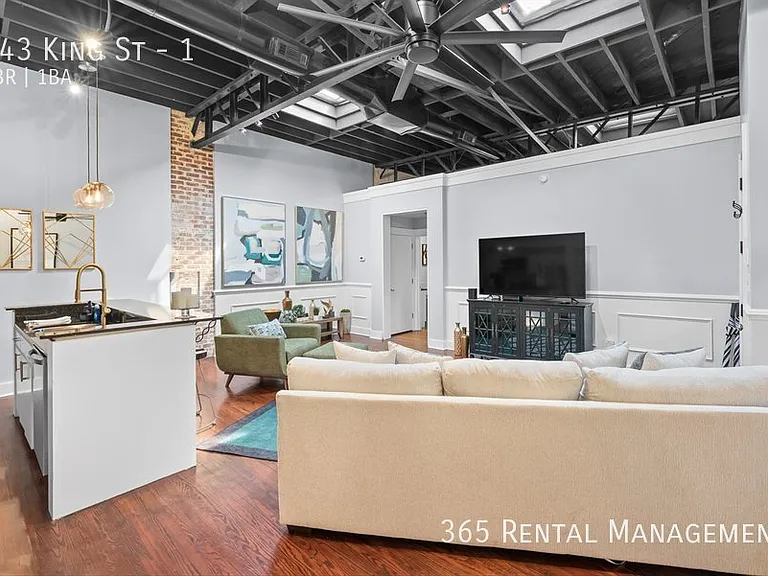 343 King St #1 — Photo 5