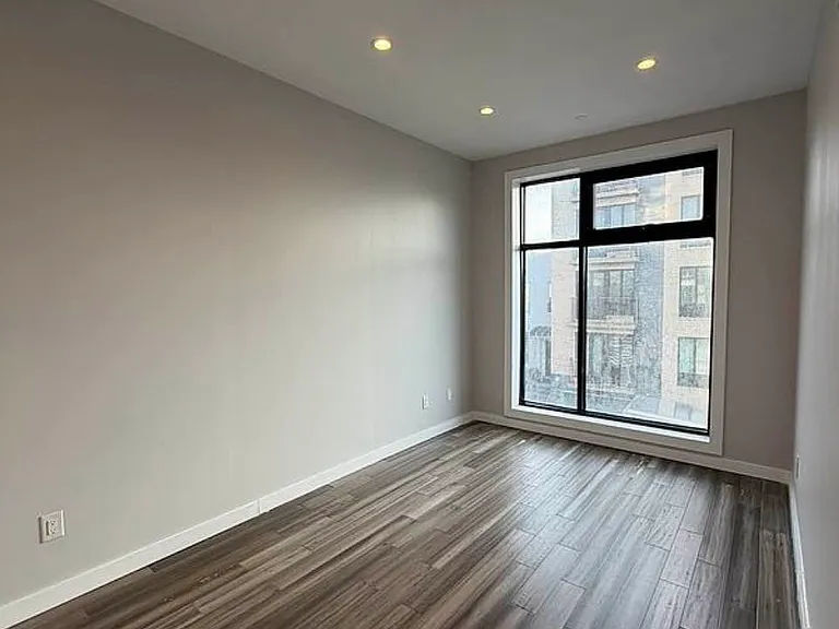 313 52nd St #5L — Photo 10