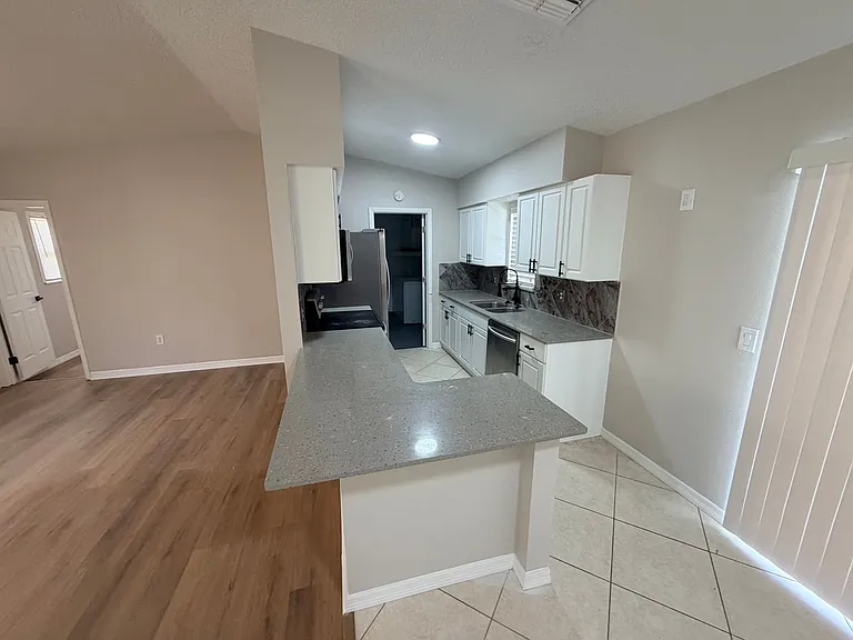 8425 Omega Ln — Photo 3