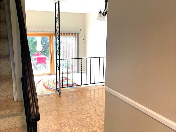 2nd image of 1236 Pennsbury Blvd