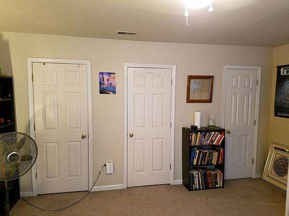 5th image of 16 Sweetbriar Dr