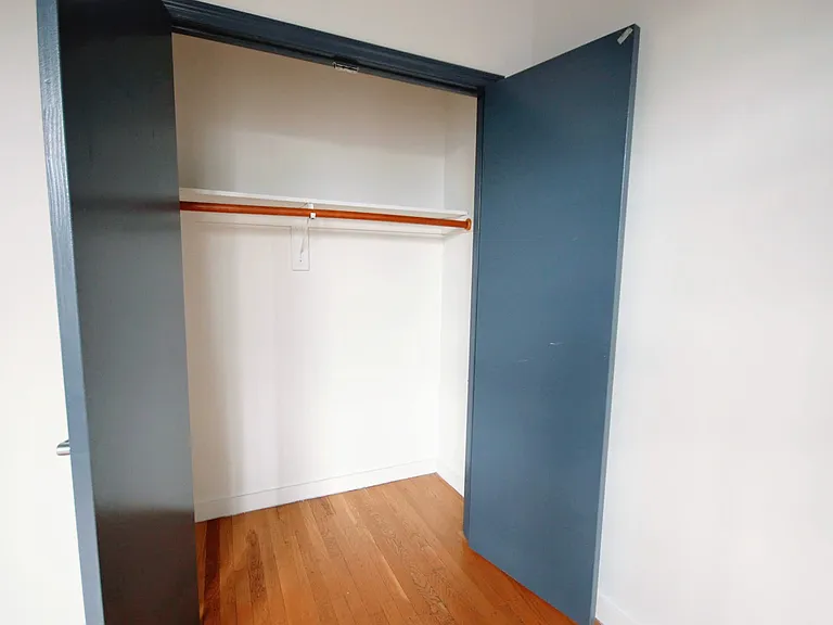 47-45 Vernon Blvd #3C — Photo 4