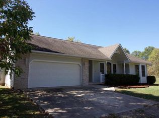 8508 Davis Ln, Godfrey, IL 62035