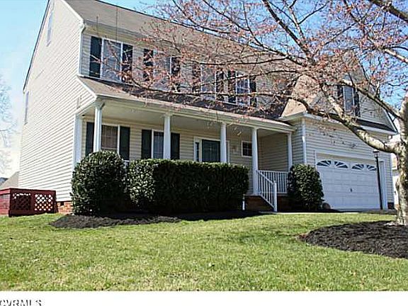 3rd image of 501 Green Garden Cir
