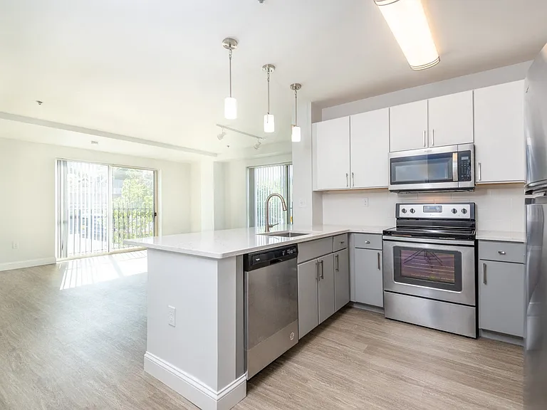 Munroe Place — Photo 18