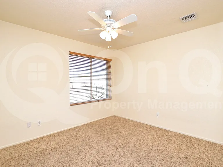 5019 E Laurel Ln — Photo 18