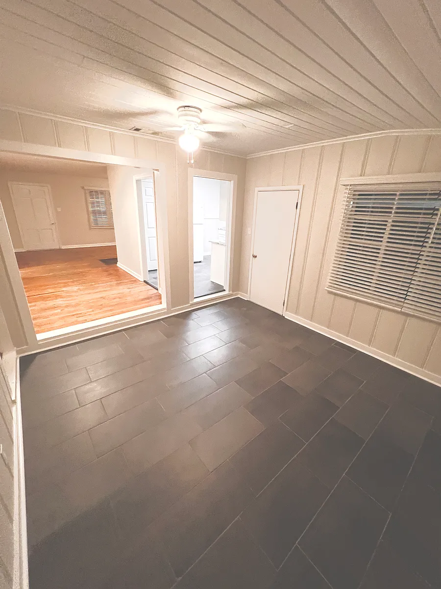 Building Photo - 100 Camellia Dr
