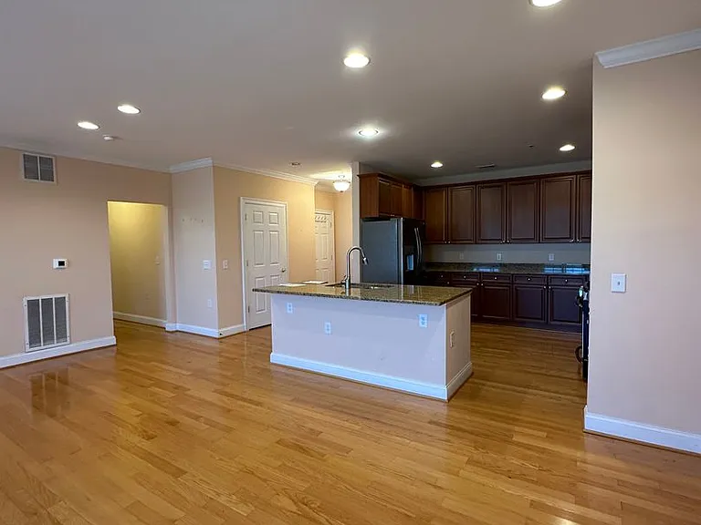 1501 Glenwood Station Ln #304 — Photo 6