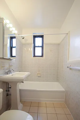 Rented by Stonehenge NYC LLC | media 137