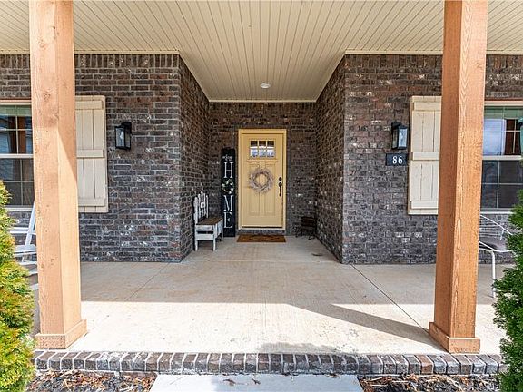 4th image of 86 N Isabella Pl
