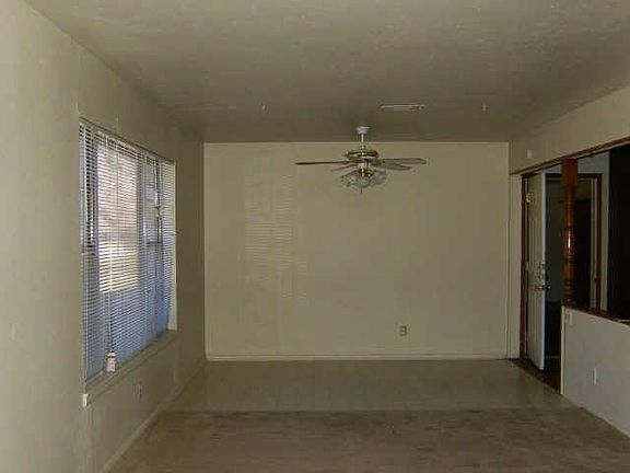 2nd image of 805 Royce Dr