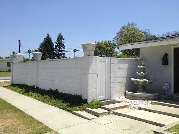5th image of 833 Starcrest Dr