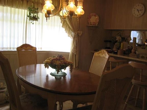 5th image of 661 W Kitchen Dr