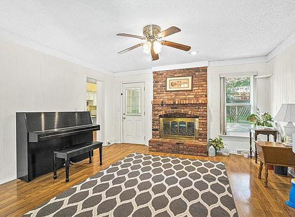 2nd image of 4732 Stearns Ln