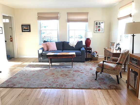 5th image of 3352 S Wakefield St #B