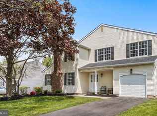 231 Burgundy Ln, Newtown, PA 18940