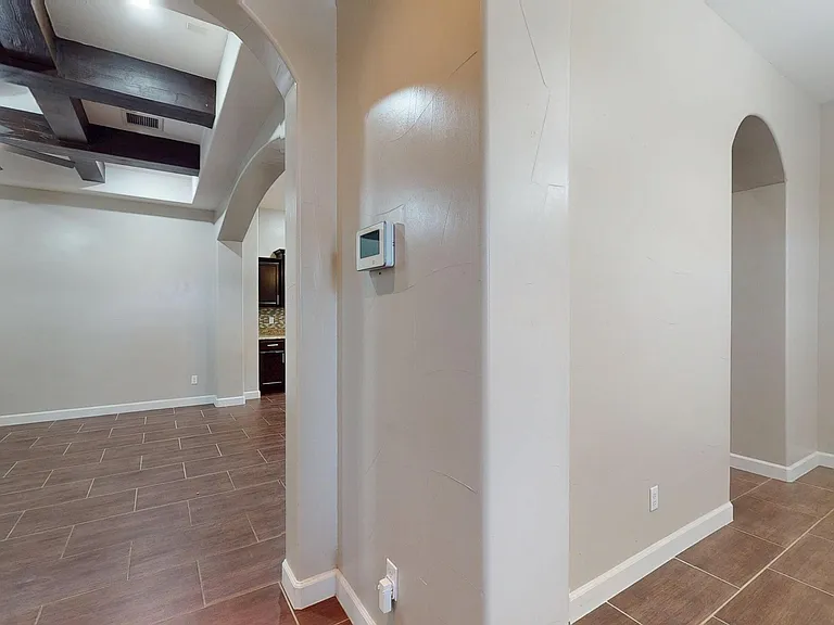 7169 N Skies Ln — Photo 2