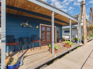 559 NE Bridgeton Rd SLIP 4, Portland, OR 97211