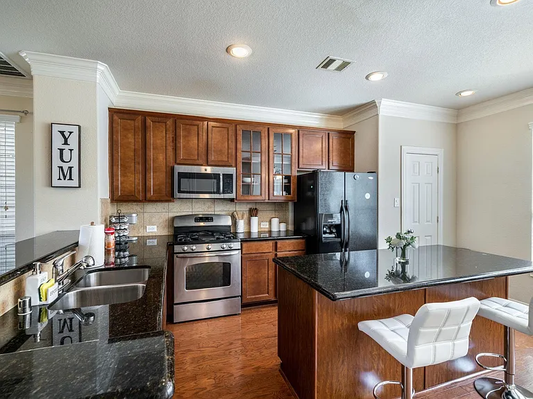 3210 Clearview Cir — Photo 16