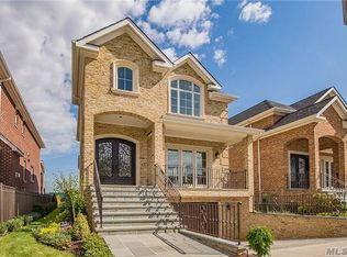 337 150th St, Whitestone, NY 11357