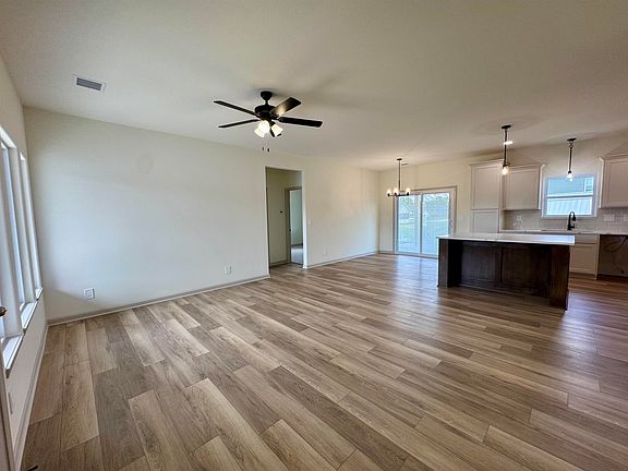 3rd image of 306 W Lavern Ln