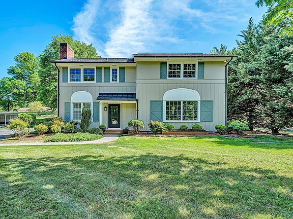 2nd image of 4118 Belle Aire Cir SW