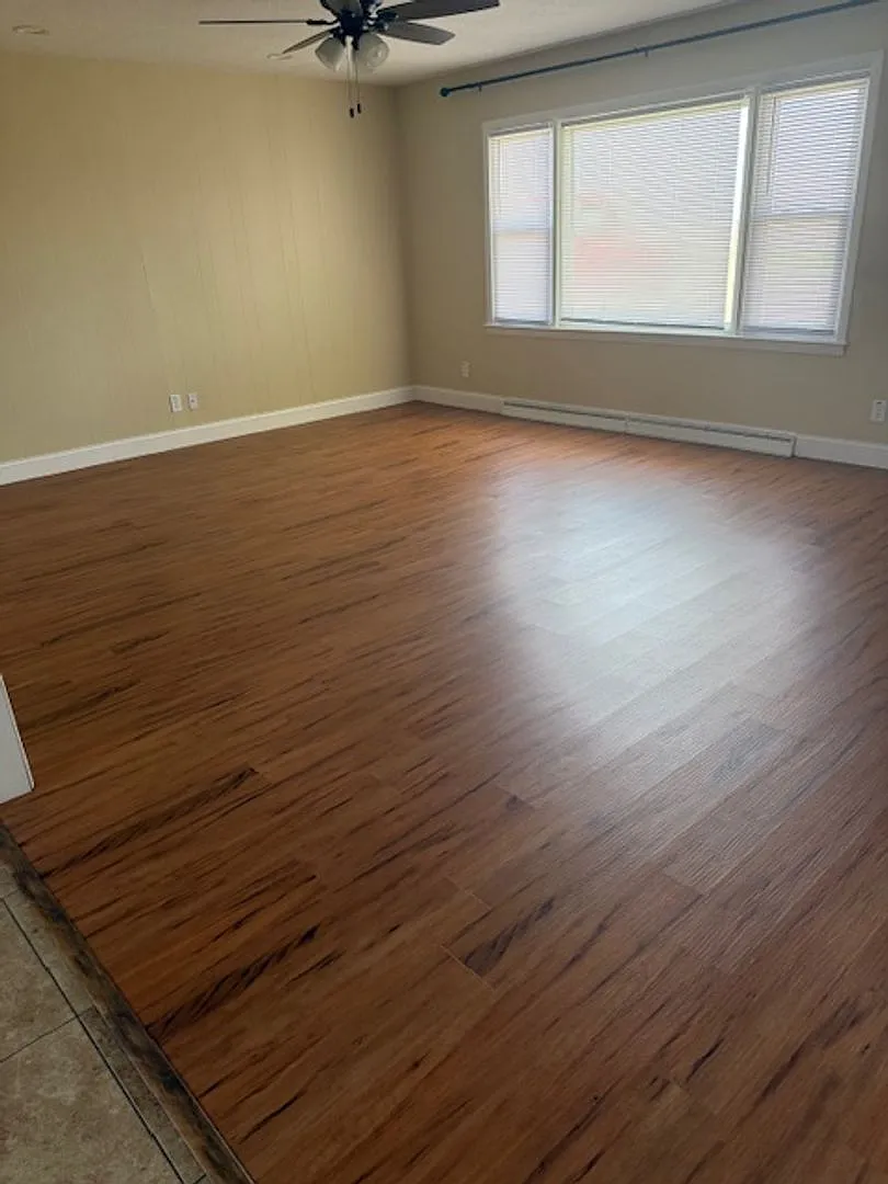 Beautiful 3BR home ten minutes from Bloomington with large lot. Recently refurbished and modernized — Photo 2