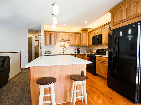 3rd image of 849 Hillandale Dr
