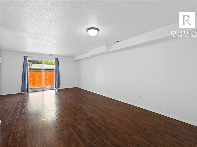 826 Bennett Ave #A-D — Photo 8