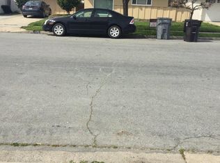 925 Lupin Dr, Salinas, CA 93906