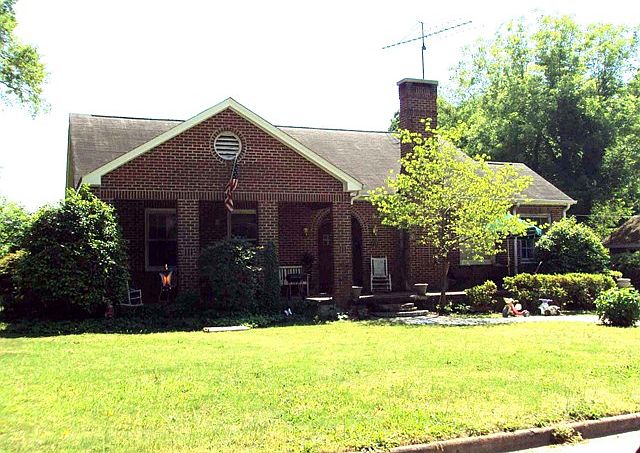 1st image of 419 Stanley Ave