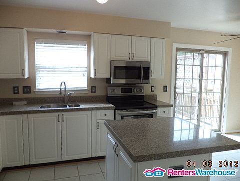 3rd image of 107 Pinecove Ct