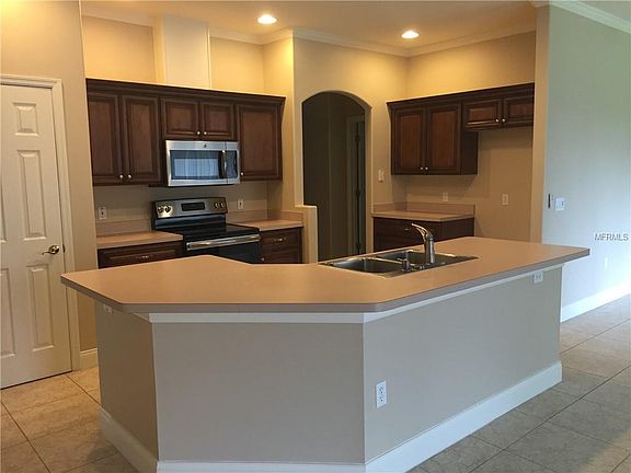 5th image of 10128 Downey Ln