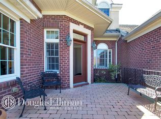 6 Belvedere Ct, Manhasset, NY 11030