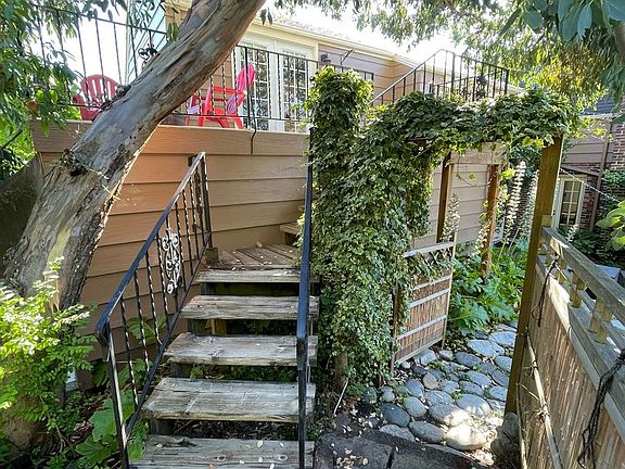 4th image of 6317 Seward Park Ave S #B