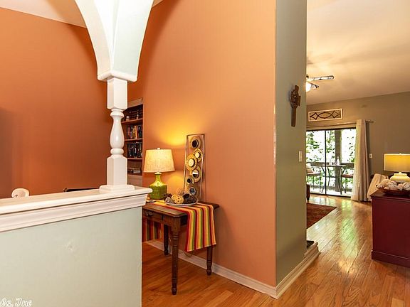 4th image of 301 Kings Row Dr APT 410