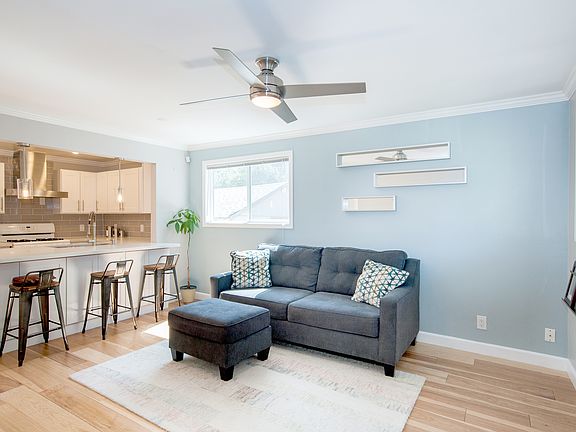 3rd image of 3932 Archmont Pl