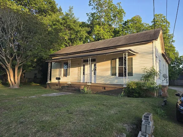 313 Carleeta St, Barnesville, GA 30204