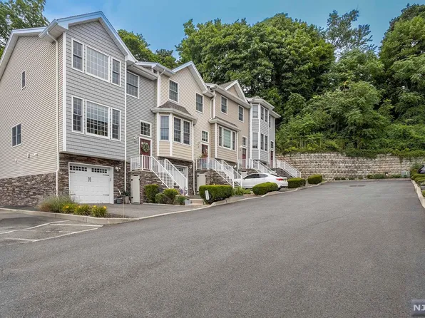 451 Springfield Ave Unit 112, Hasbrouck Heights, NJ 07604