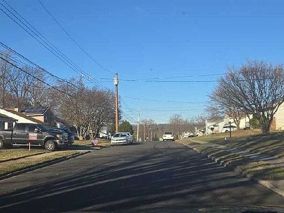 4th image of 1266 Log College Dr