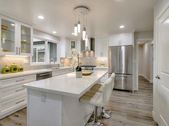 4th image of 6130 Oak Forest Way