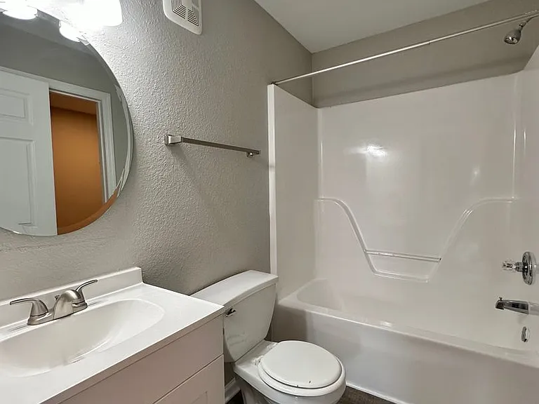 1415-1437 Dutch Valley Dr — Photo 16